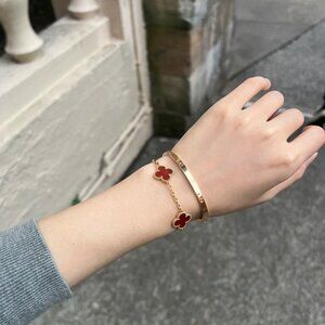 VCA Alhambra: 18K Gold + Carnelian 5-Flower Bracelet